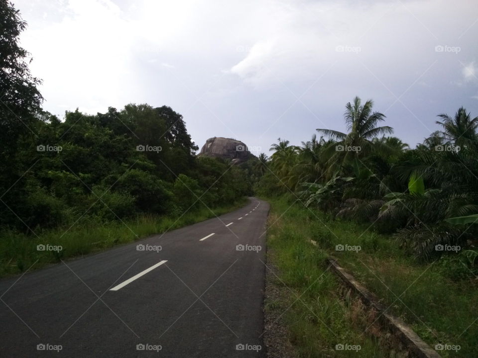 Road to Baginde big rock