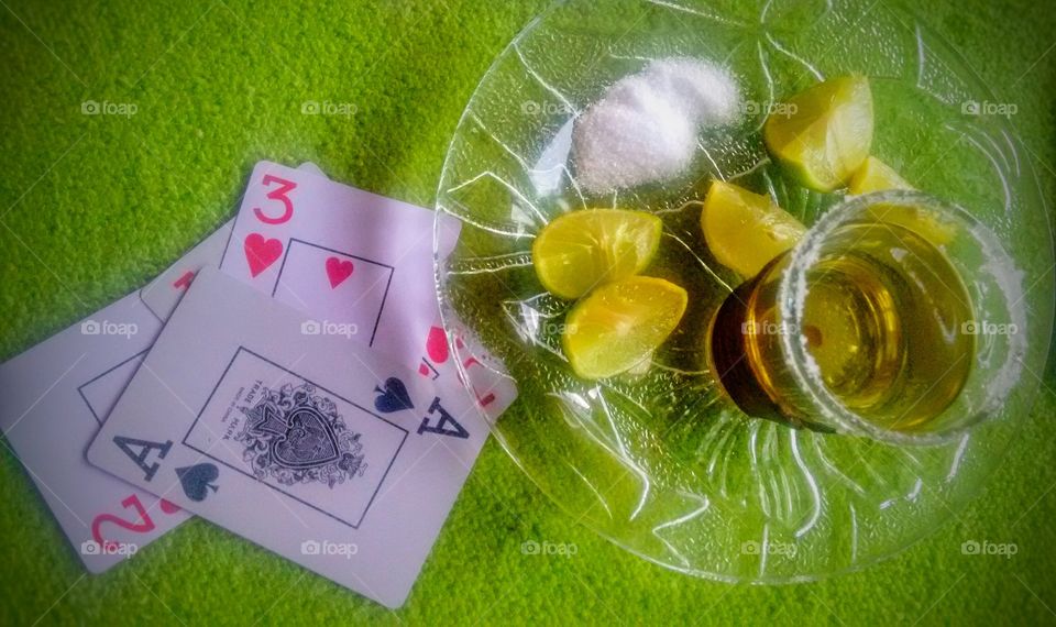 baralho jogo e bebida