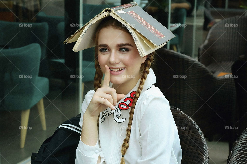 :: Look What's Above My Head ::