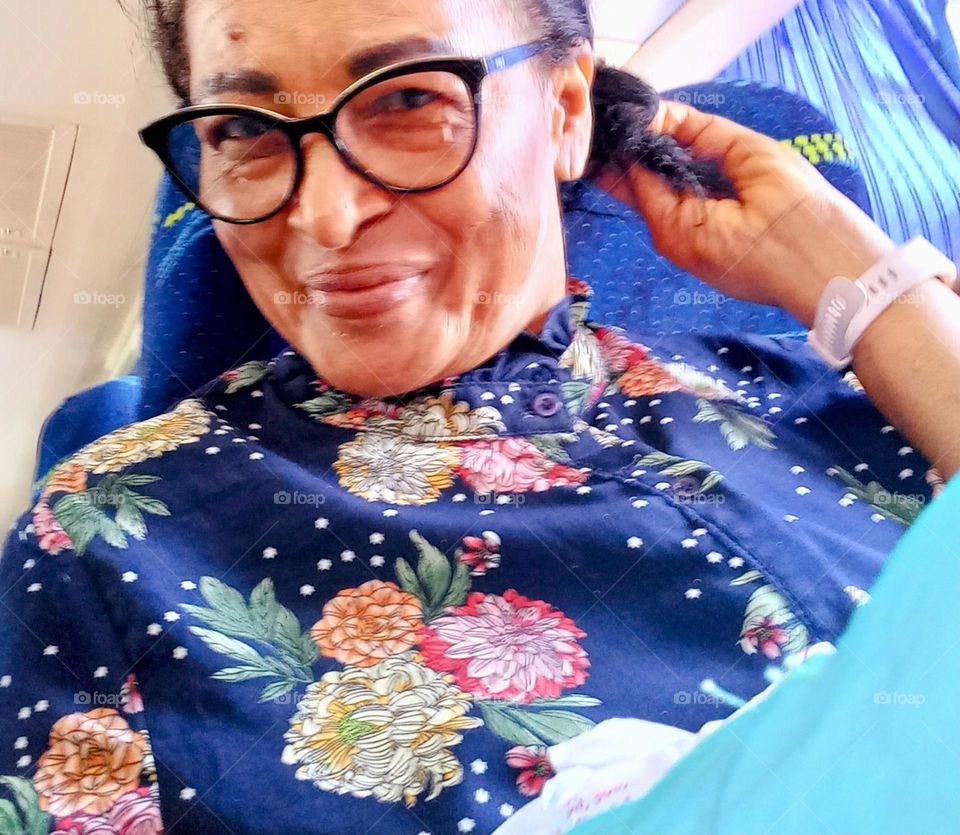 Mãe feliz! Ser mãe é um dom divino, é sentir amor incondicional, que nos ensina a amar, compreender, ensinar,  disciplinar e perdoar