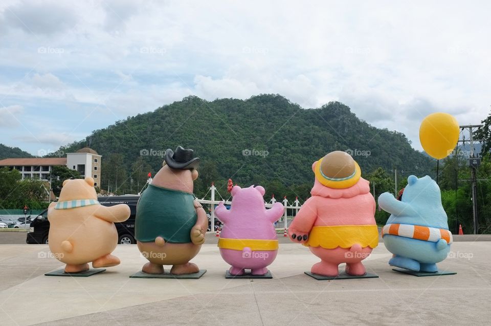 5 bears, very beautiful color