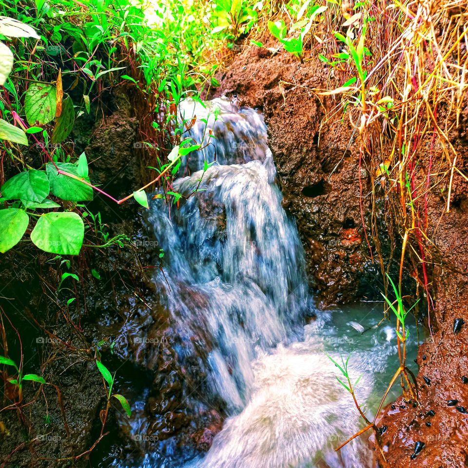 Waterfall whose water is very clear