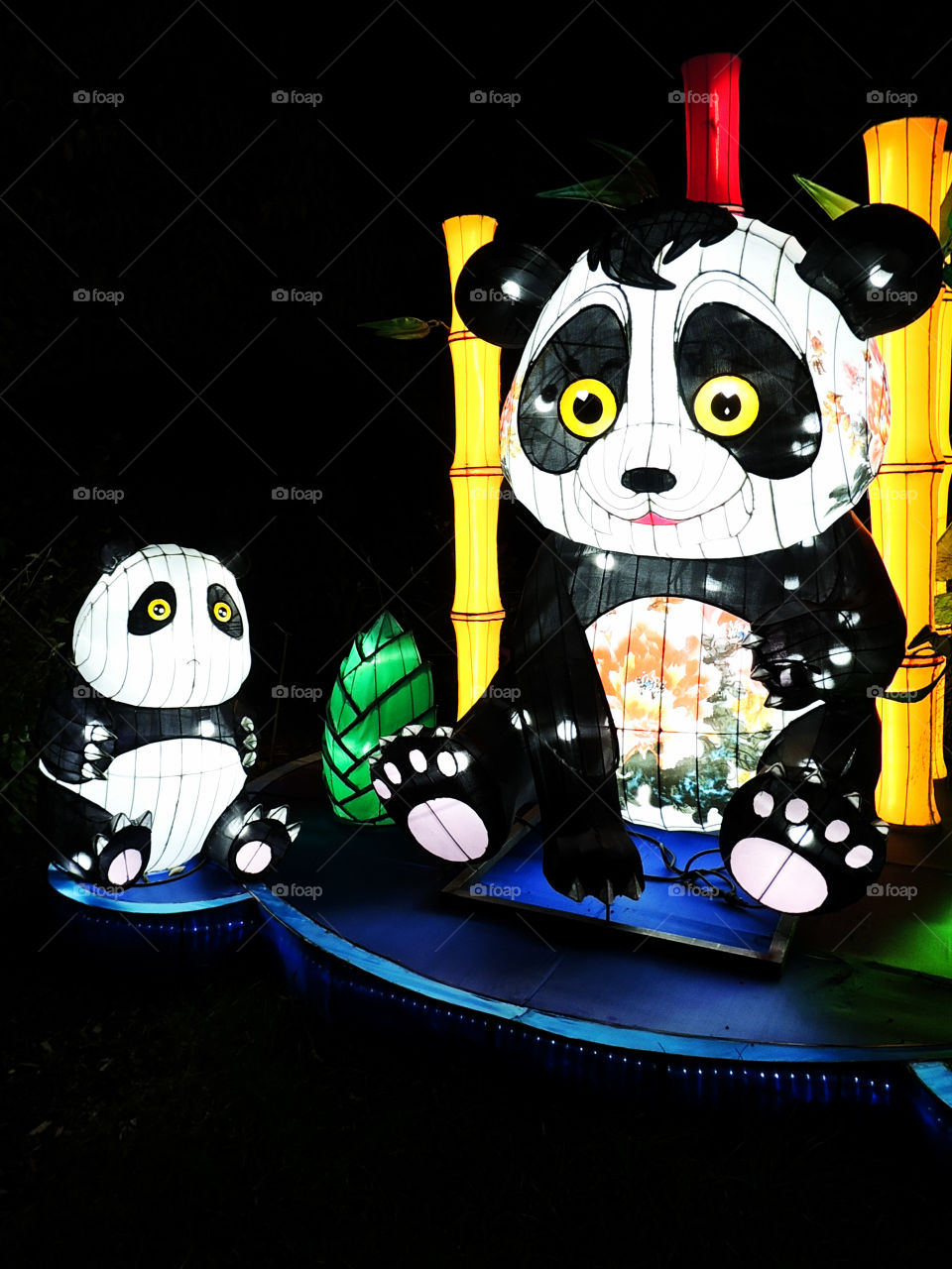 More China Lights & Dancing Pandas 🐼