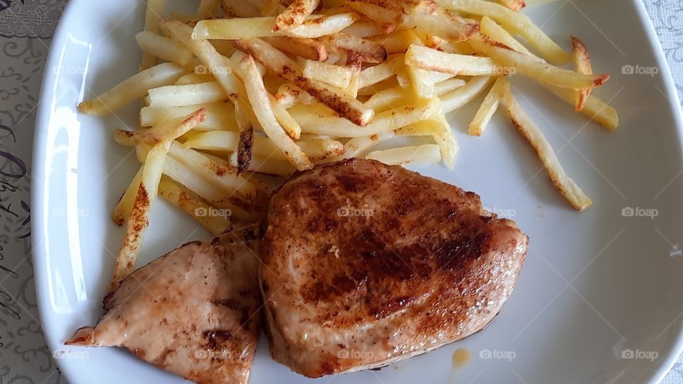 Meat with fries 🍽🍟🌞