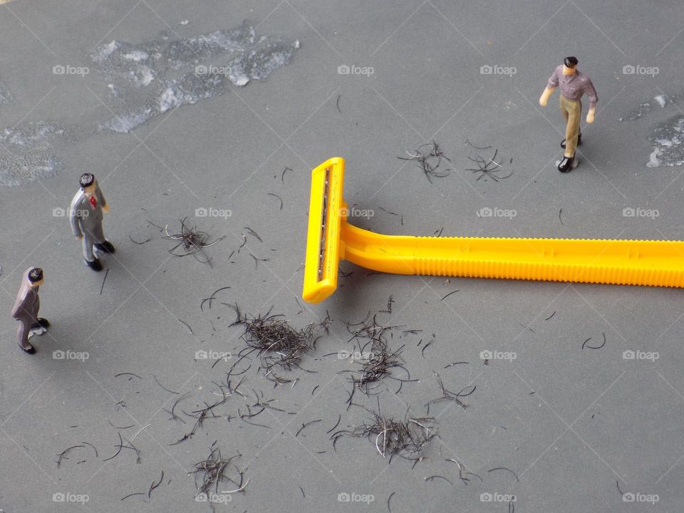 From the world of liliput, razor lord giant