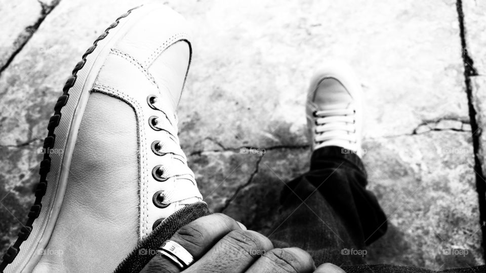 Marketing, pés, tênis, calçados, sapatênis, sapatos, couro, chão, caminhar, saúde, caminhada, esportes, planos, comércio, comercial, ecommerce, vendas, valores, social, fashion, estilo, vida, tranquilidade, sossego, paz...