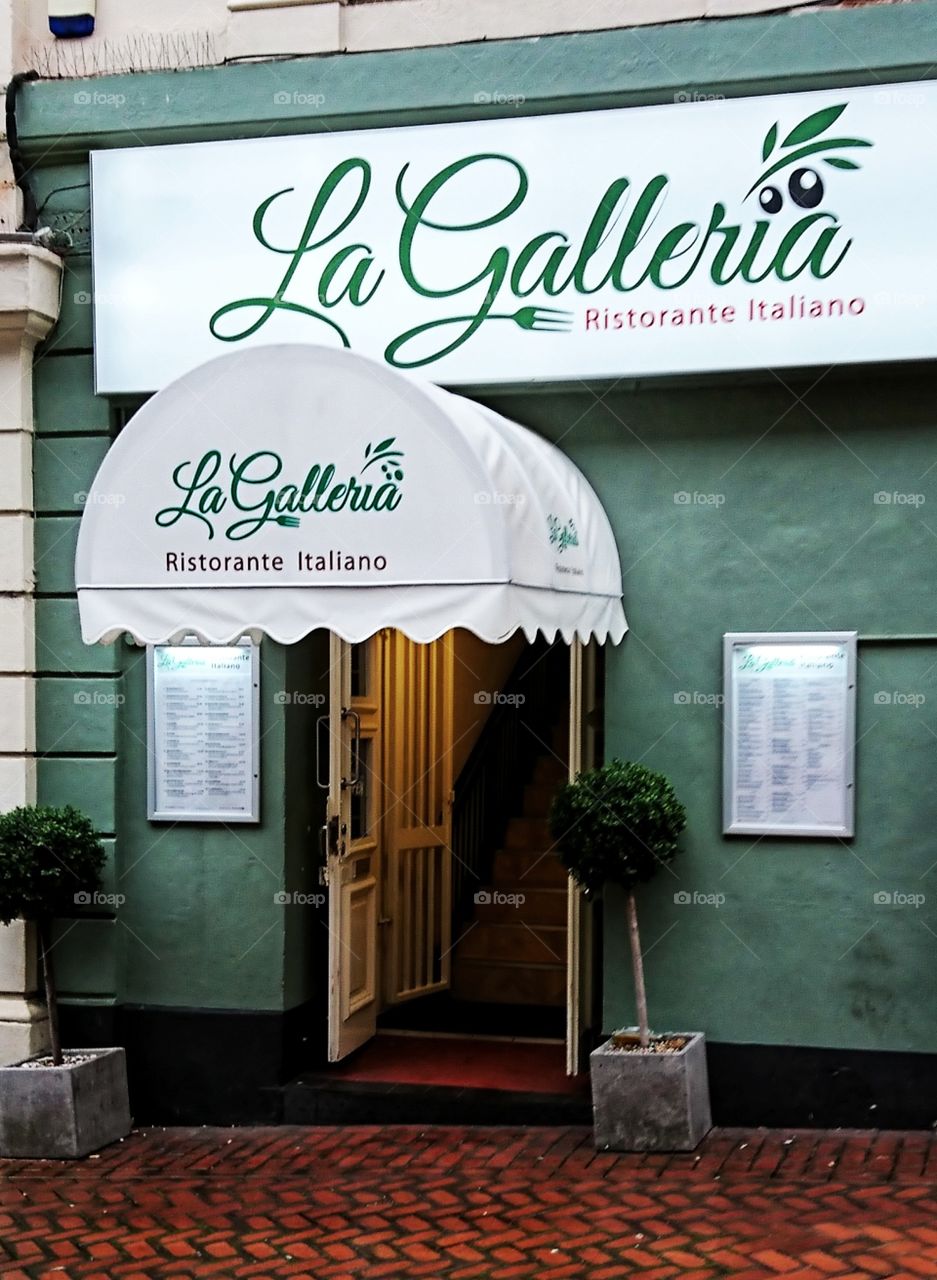 Restaurant frontage