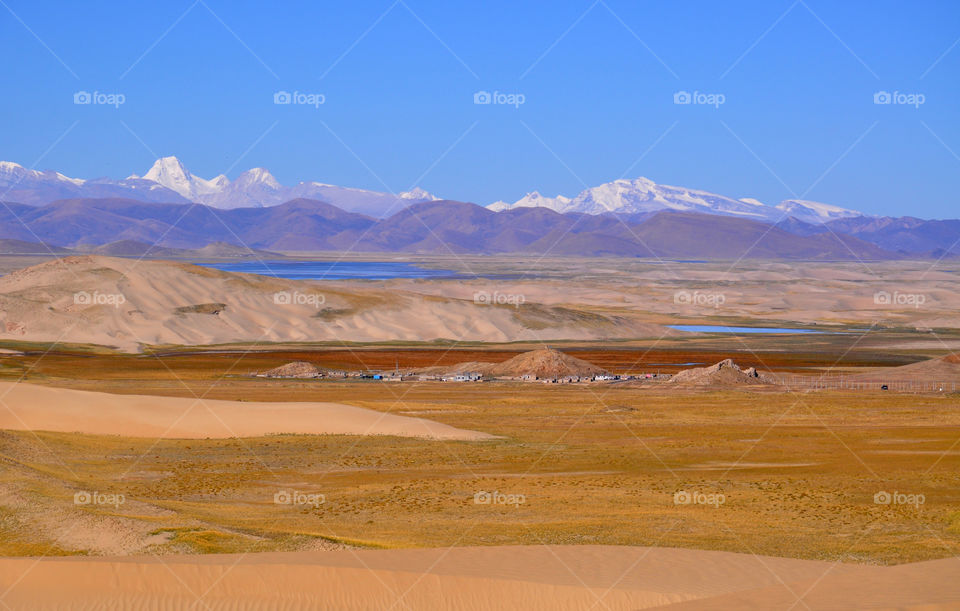 Sand dunes and lakes in Tibet 