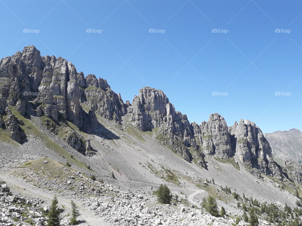 rochers sur la montagne