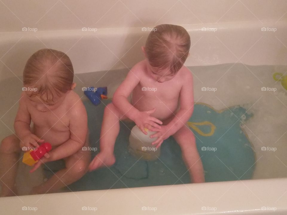 Bath time with Johnson's baby wash