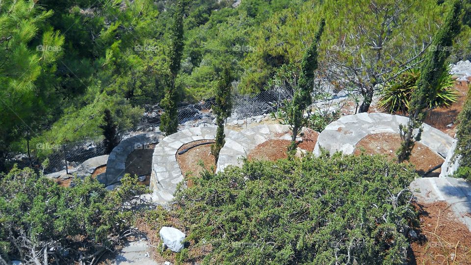 I really like this harmony between nature and arhitecture.This is very rearly to see harmony like this one, when human make megastructures