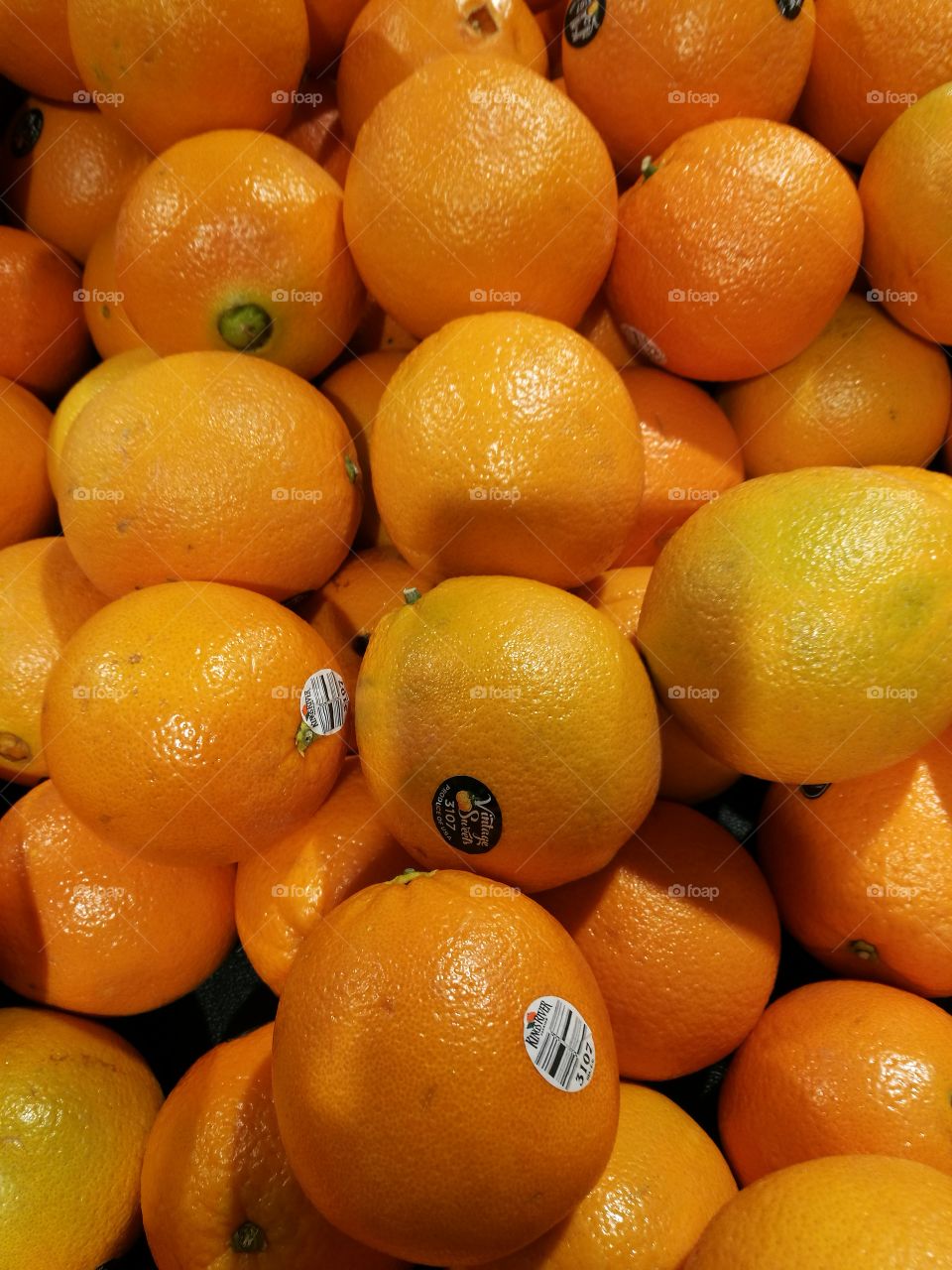 Background of oranges with yellow color