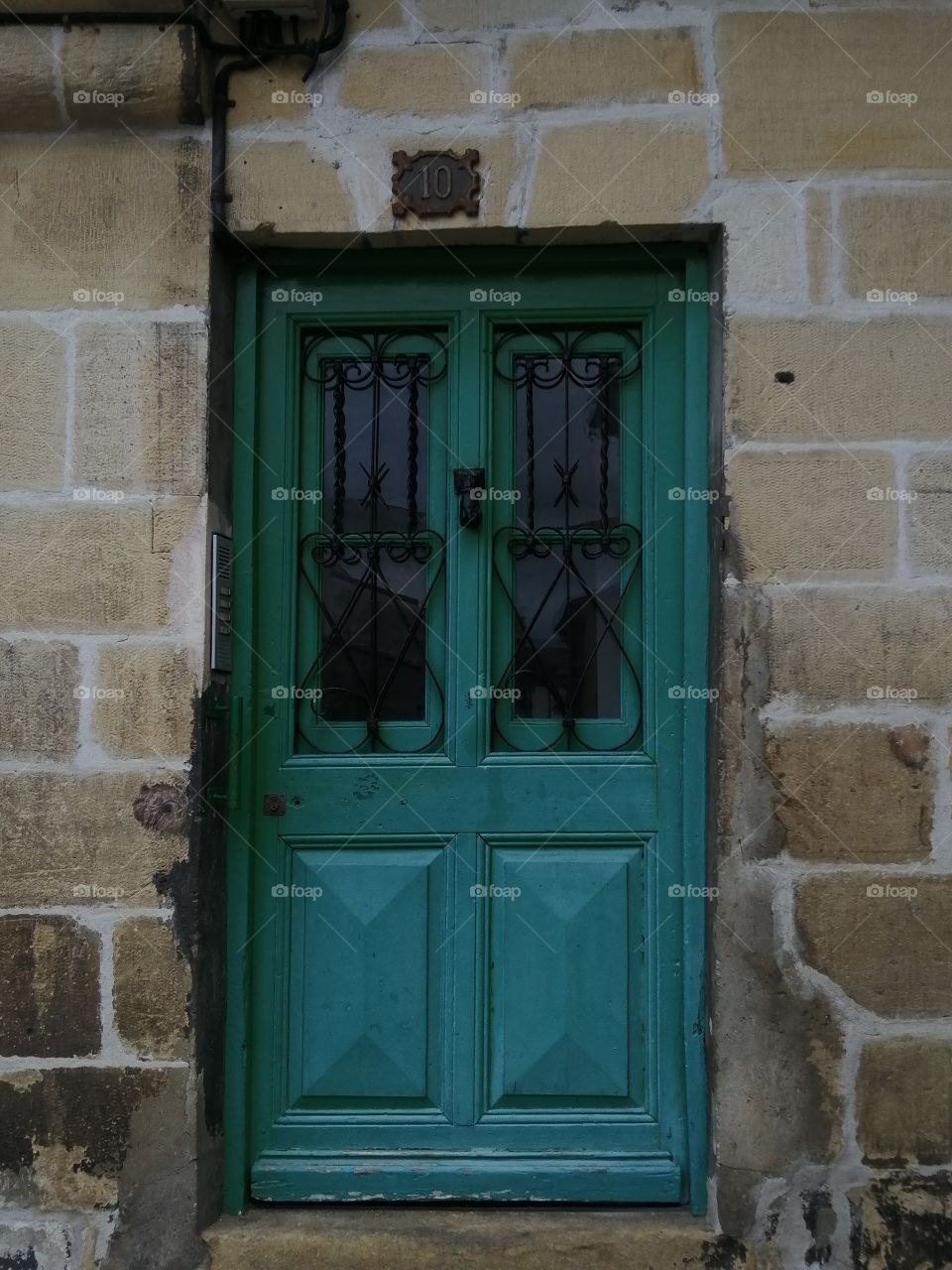 puerta verde