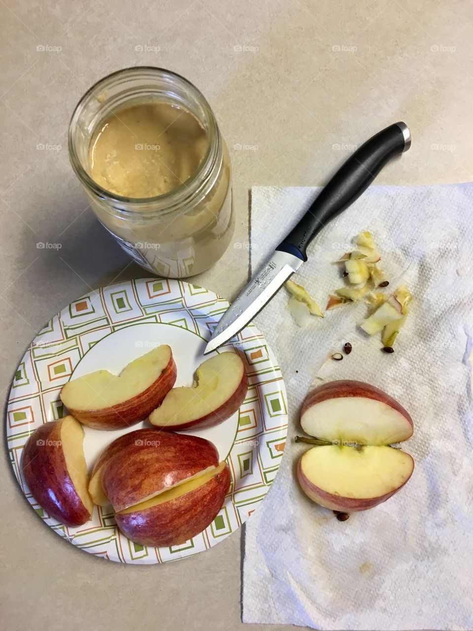 Apples and peanut butter for lunch 