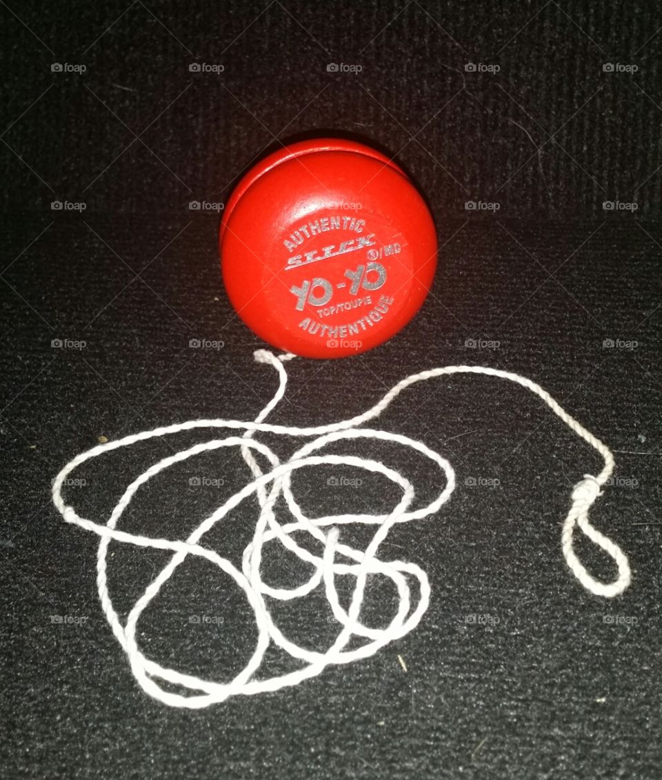 red yo-yo