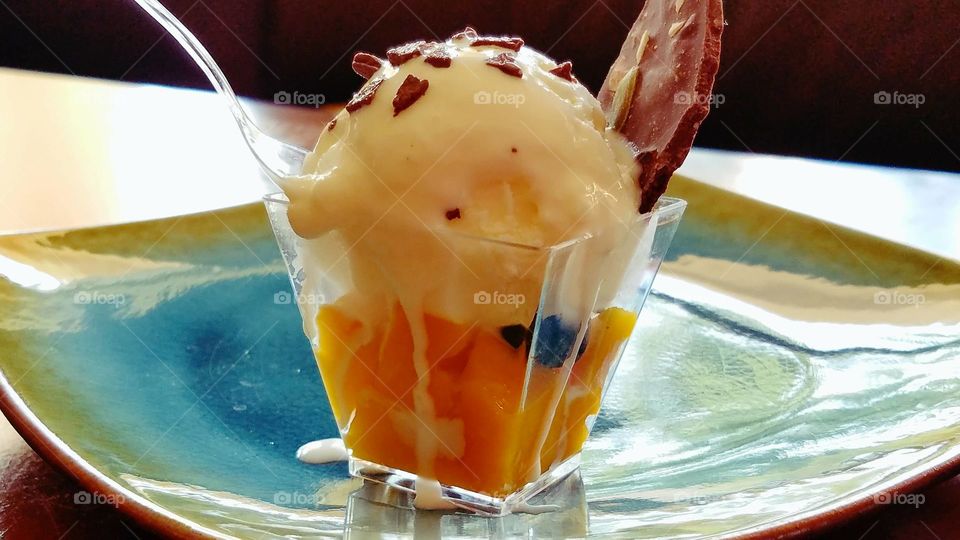 Mango ice cream and chocolate