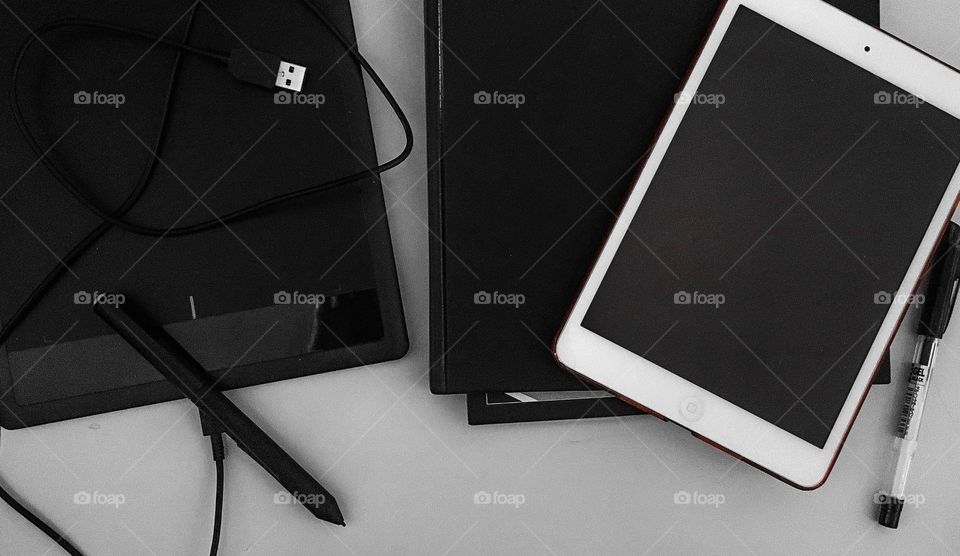 Graphics tablet, tablet and agenda 
