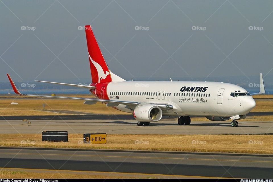 QANTAS AIRWAYS B737-800 AT SYD