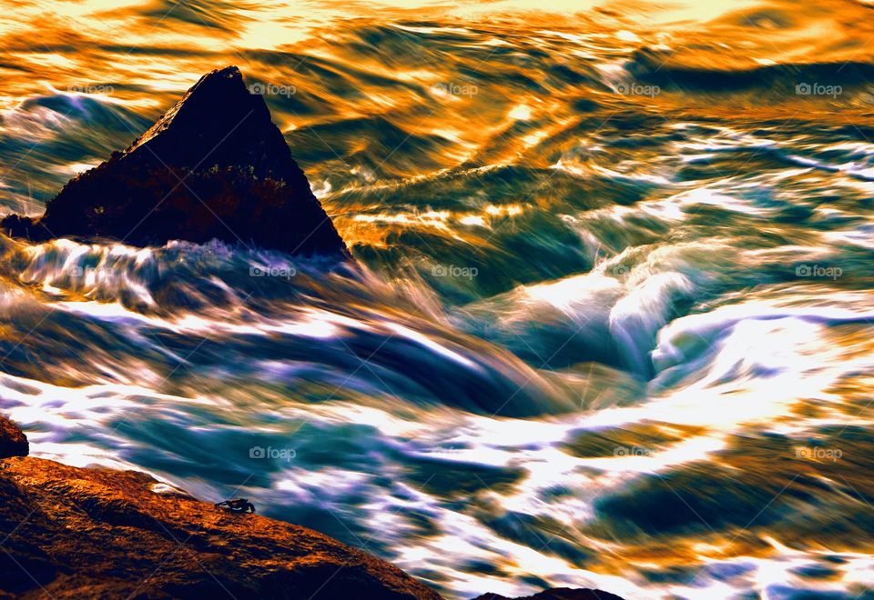 Sea waves - low shutter speed - captured like oil painting 