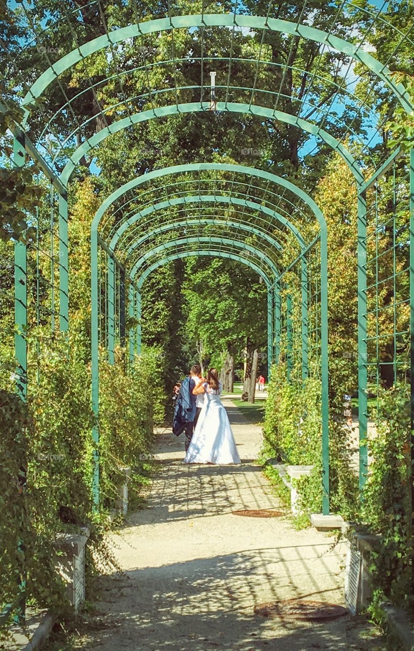 Wedding couple in the garden beautiful inspiring picture 