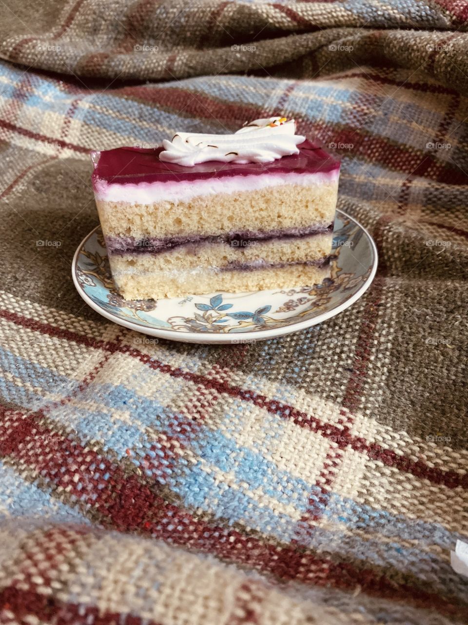 Favorite cake with raspberry and white cream 