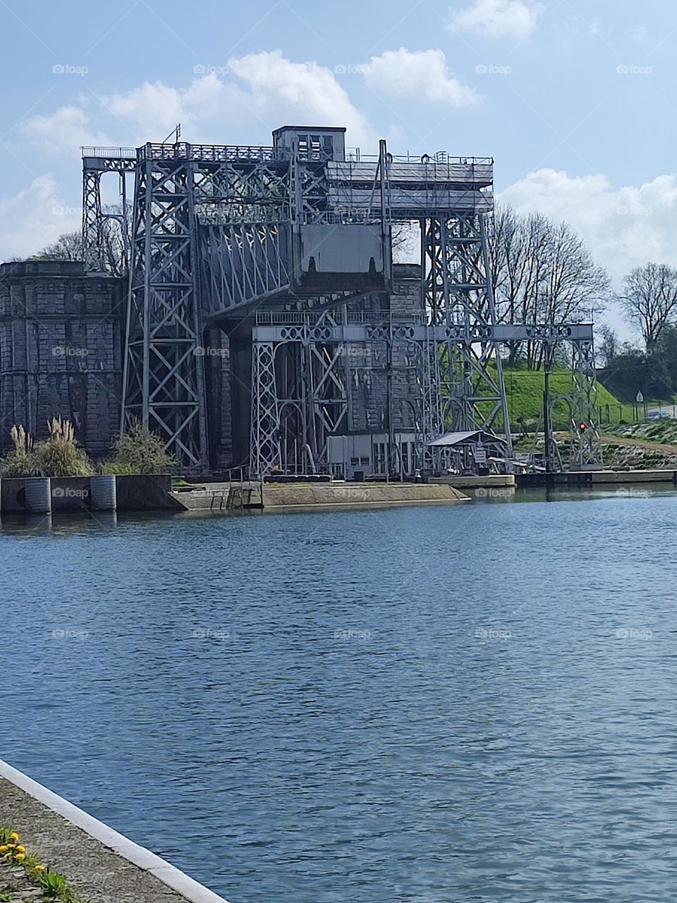 old Thieu lift but still in operation