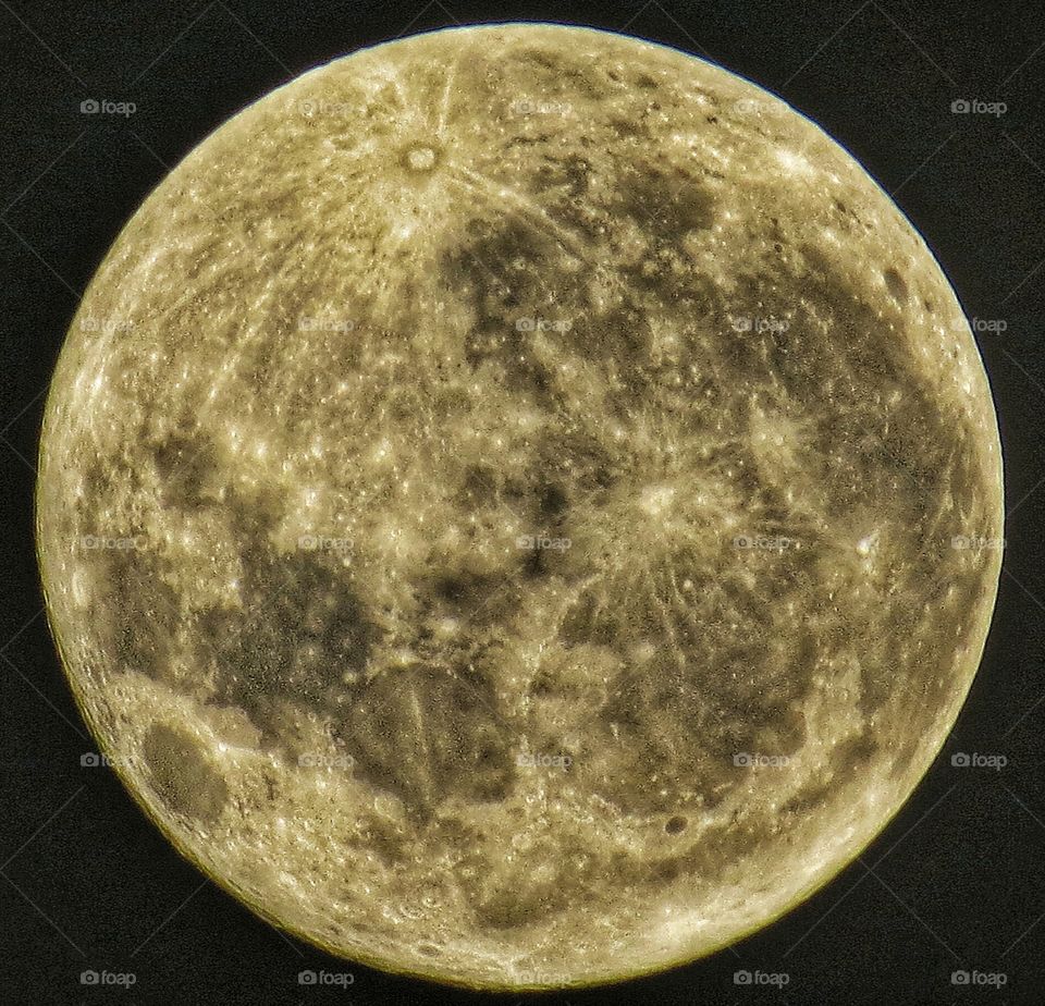 Lua cheia em 05/10/10 vista da cidade de Santos / Moon in Santos Beach Brazil
