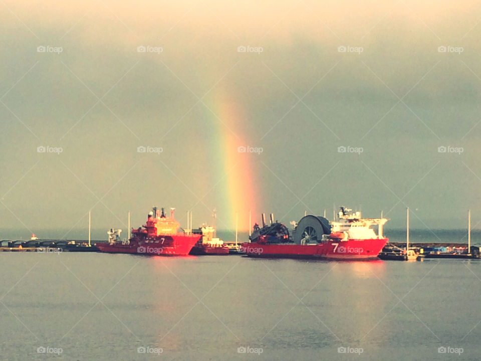 Rainbow on ships 