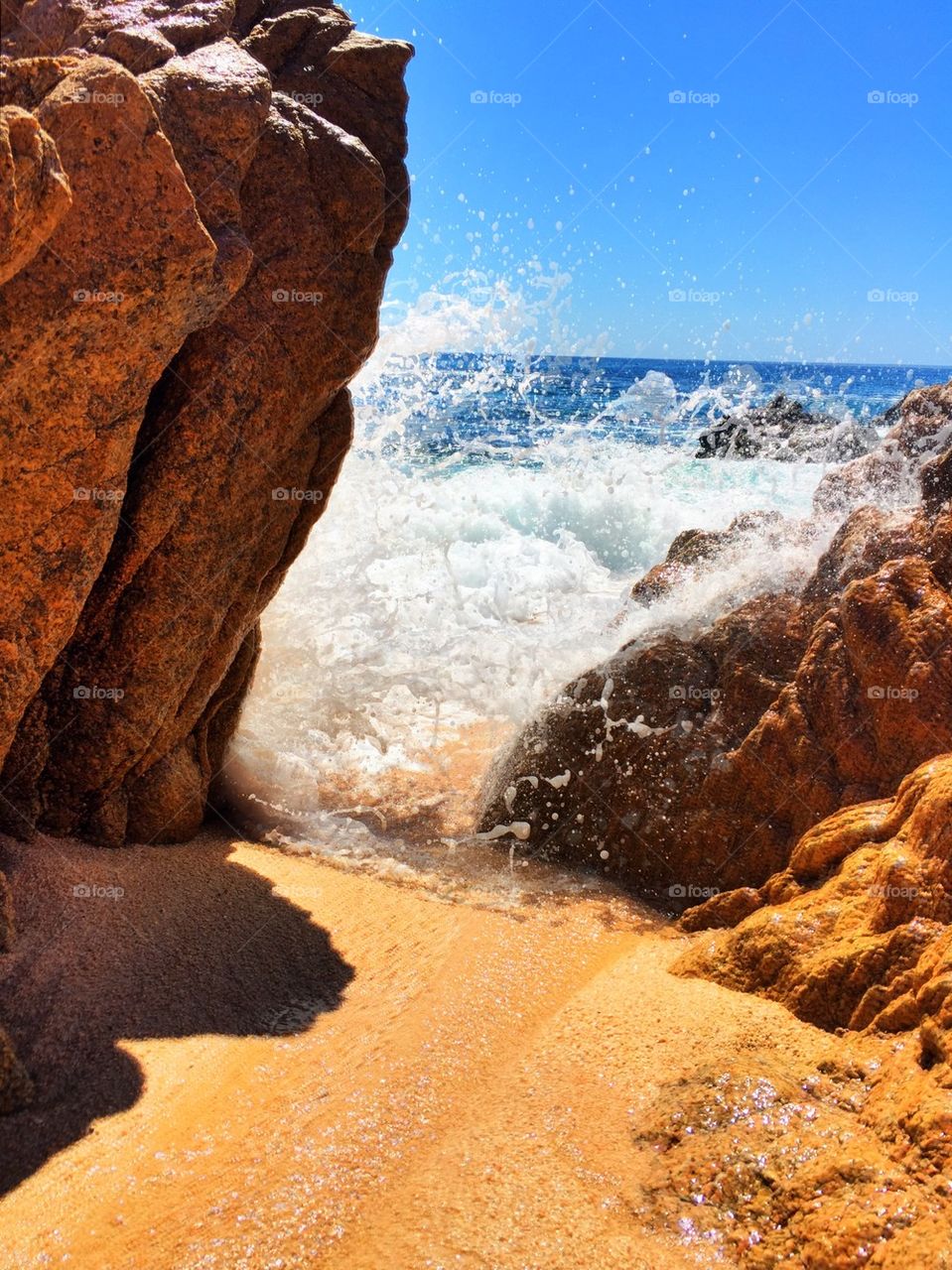 Wave splashing on rock