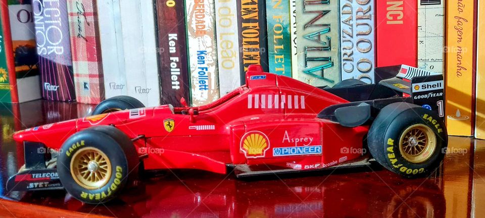 Thumbnails: Ferrari Formula 1 car.