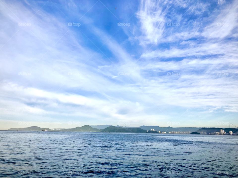 Uma imagem maravilhosa da baía de Santos, litoral brasileiro. Como não se inspirar com a beleza da natureza?😃