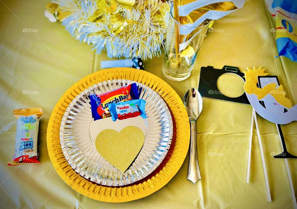 Party decor and table setting. 