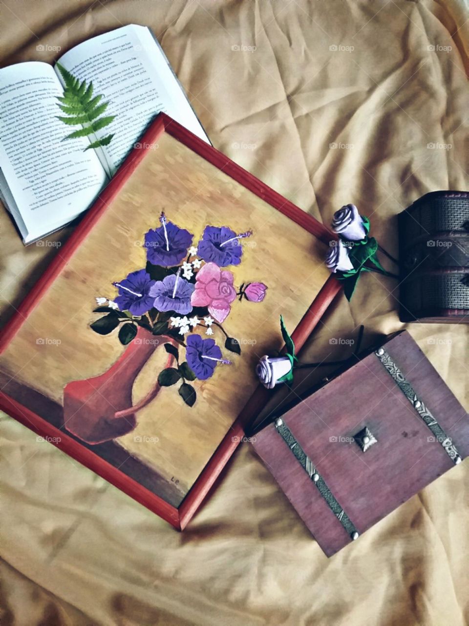 A pintura que tenta imitar a beleza e a naturalidade das flores coloridas.