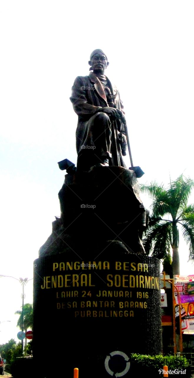 patung jenderl soedirman