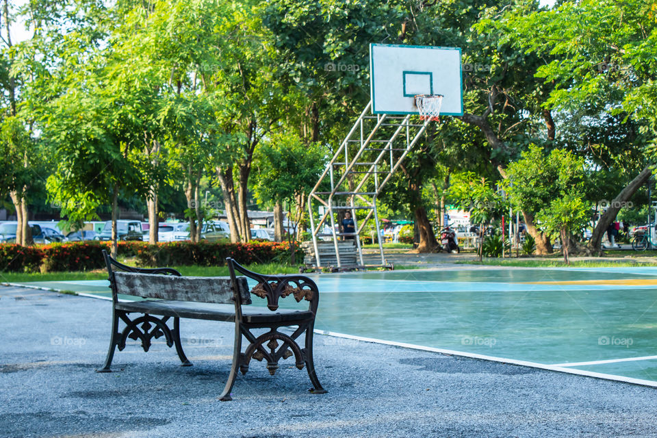 Resting chair damaged. In the field and basketball.