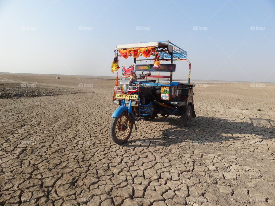 Chakda vehicle in Gujarat, that comfortably carry 20 people, designed as trimotercycle Chakda has front driving seat, carry people one place to another