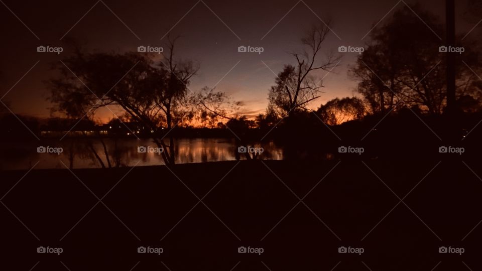 Wow have only seen this version of Low light Sunset, Twilight and fall into Night very close Proximity. 