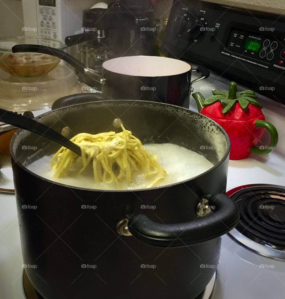 Spaghetti Dinner. Dinner prep