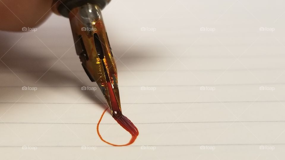 Calligraphy pen flexing