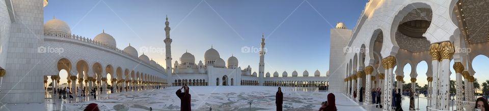 Мечеть в эмиратах 