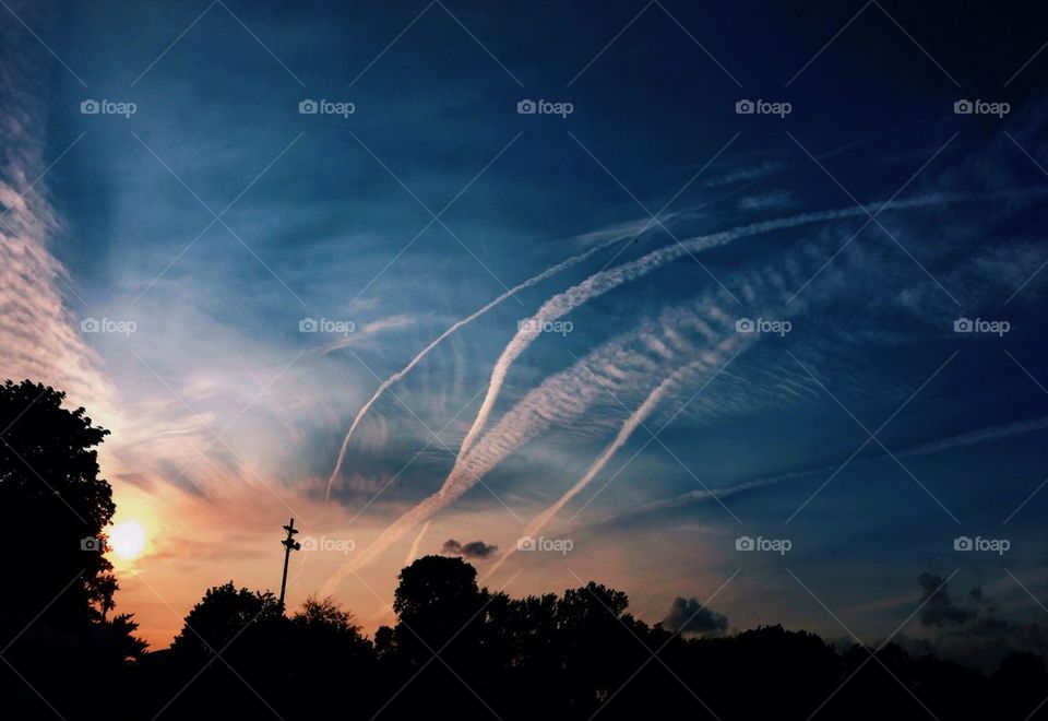 Wisconsin Contrails