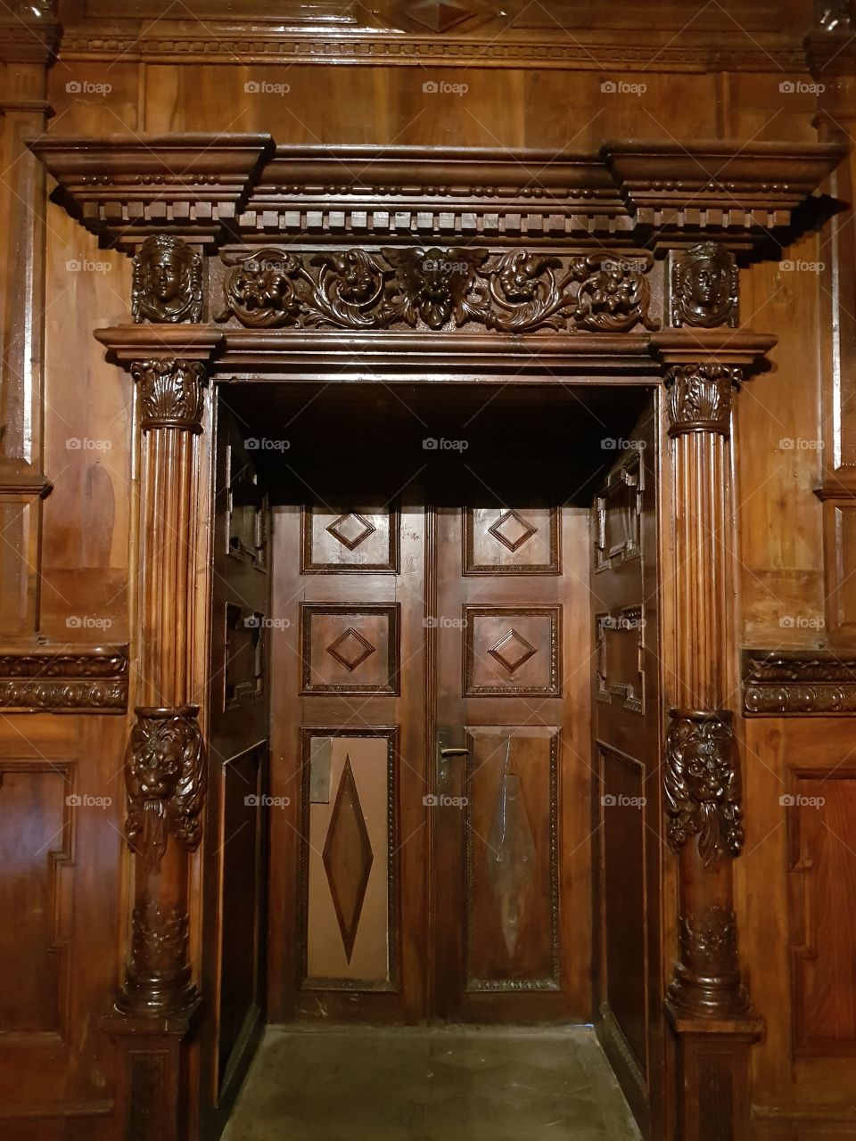 palace door