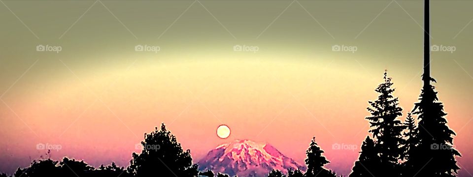The moon kiss - Mt. Rainier Washington State