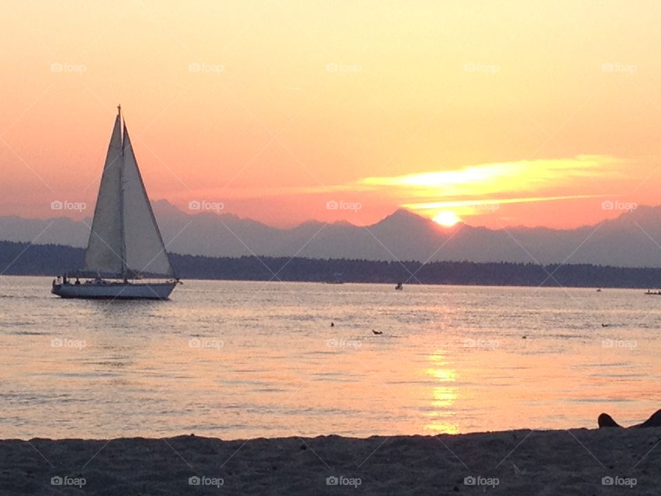 Sunset sailing 