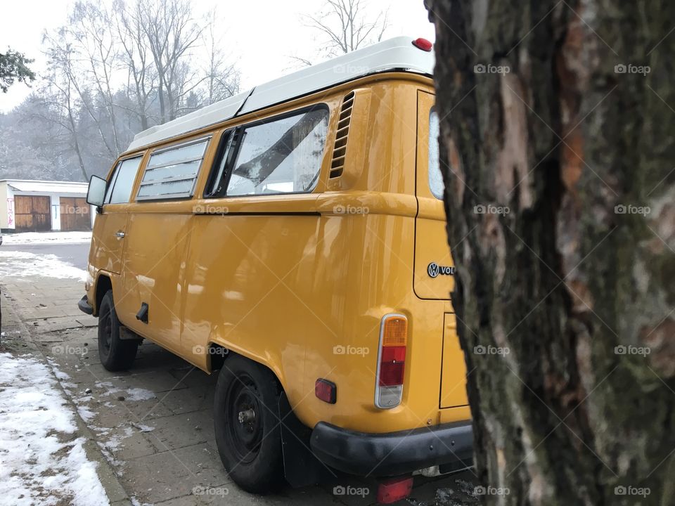Volkswagen Transporter в тёплой зиме