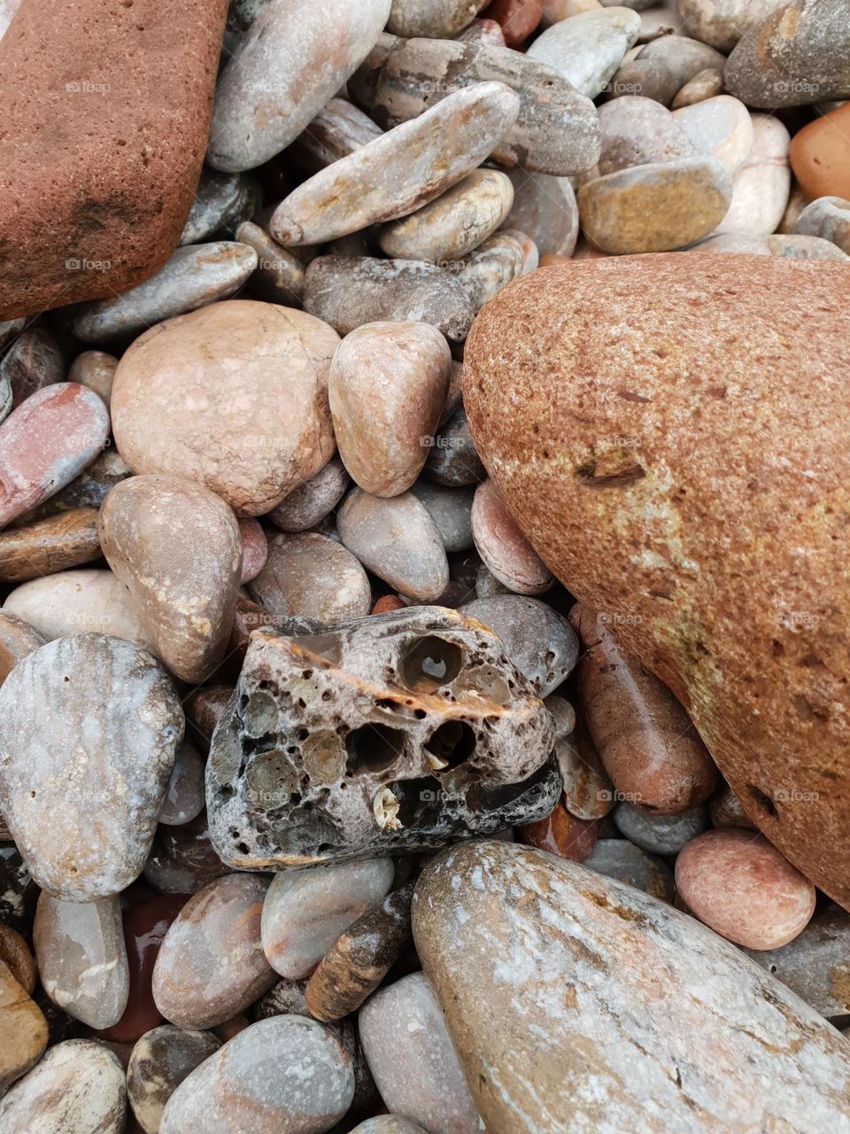 multiple beach rocks together
