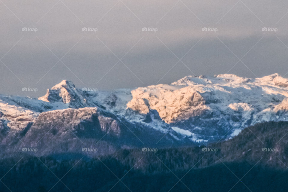 The glorious morning winter sun alit the landscape providing stunning contrasts & details of these majestic island mountains.