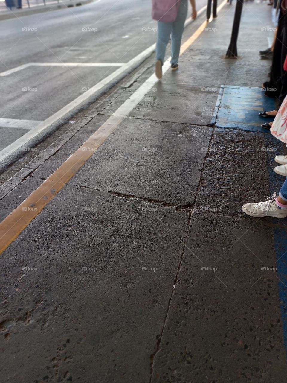 Rumming, considera-se que uma pessoa,  que corre pratica o rumm8ng, quando leva no máximo 6 minutos e 20 segundos para percorrer um quilômetro