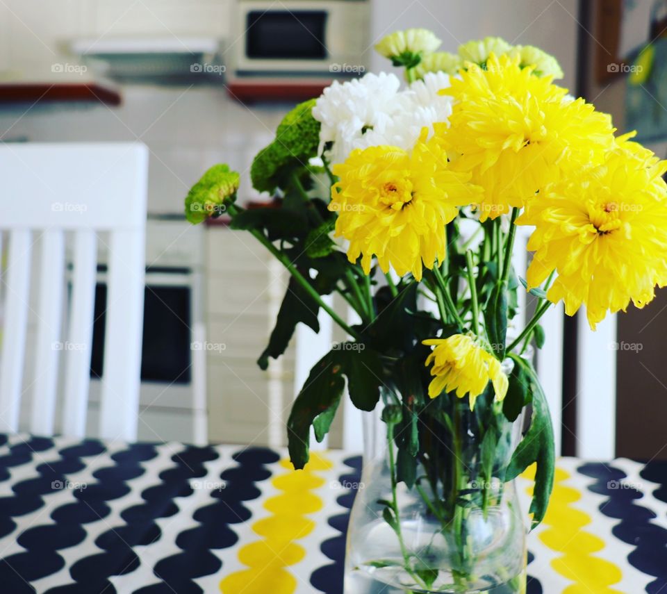 Yellow flowers and colors in kitchen