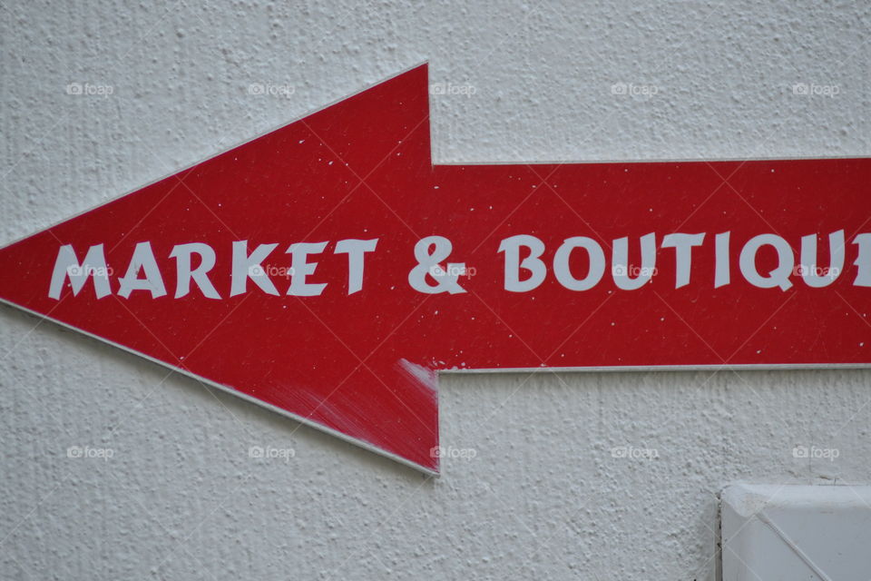 sign to market
